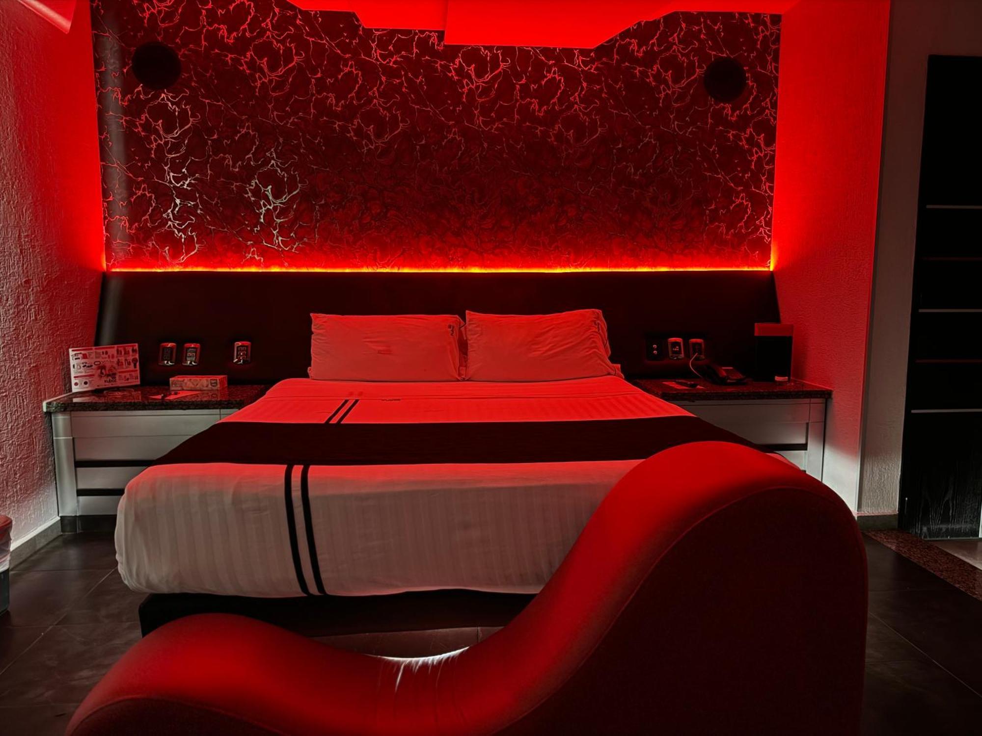 Kuboz Motor Hotel Сапопан Екстер'єр фото