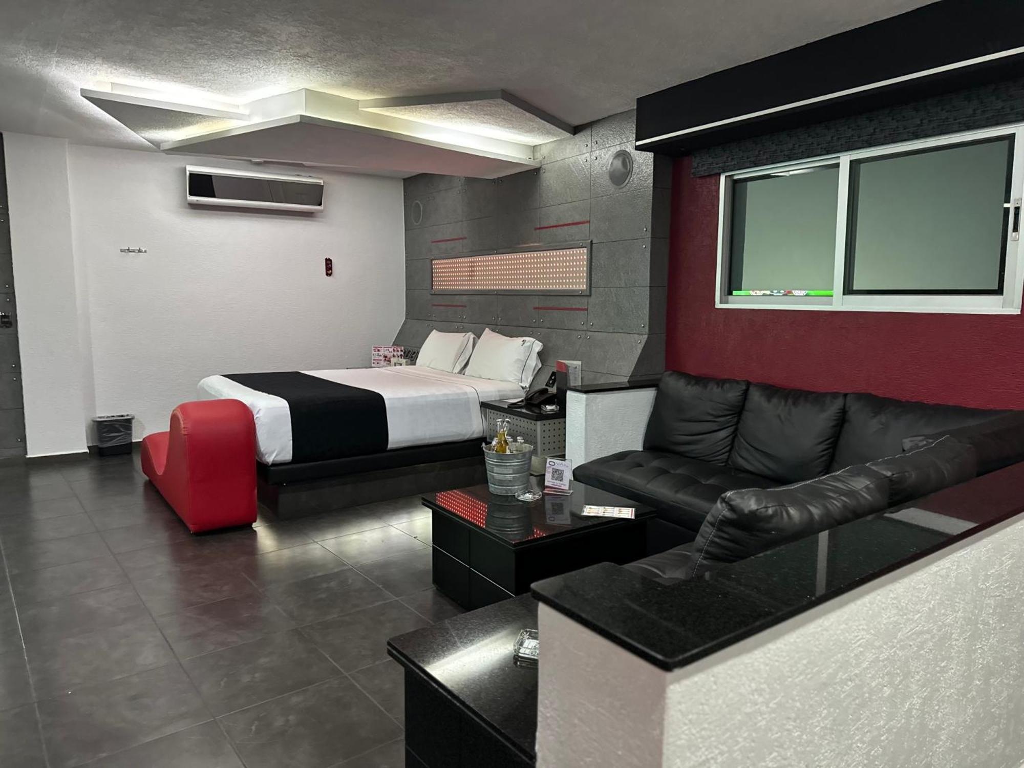 Kuboz Motor Hotel Сапопан Екстер'єр фото